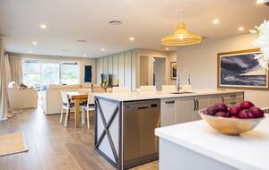 Relaxed Waterfront Location, Cooks Beach, Coromandel - Whitianga, New Zealand