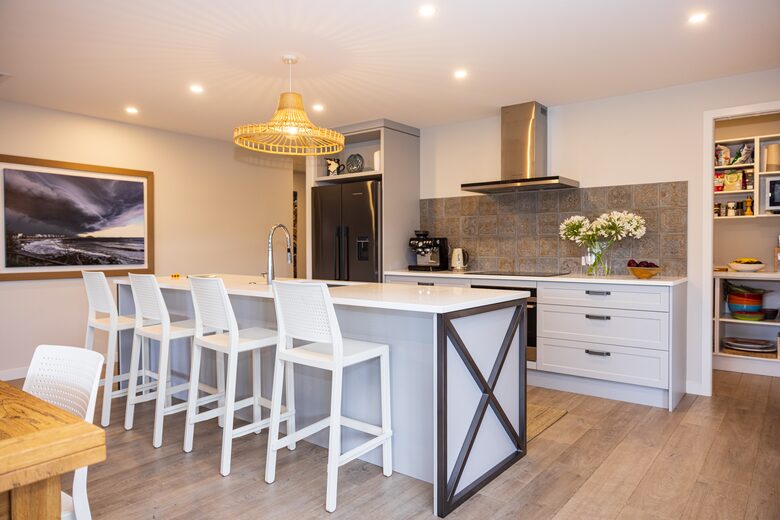 Relaxed Waterfront Location, Cooks Beach, Coromandel - Whitianga, New Zealand