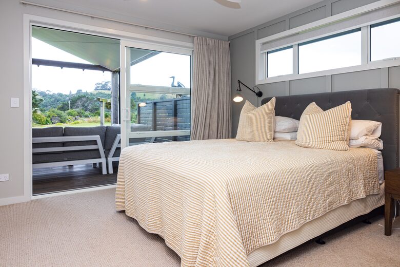 Relaxed Waterfront Location, Cooks Beach, Coromandel - Whitianga, New Zealand