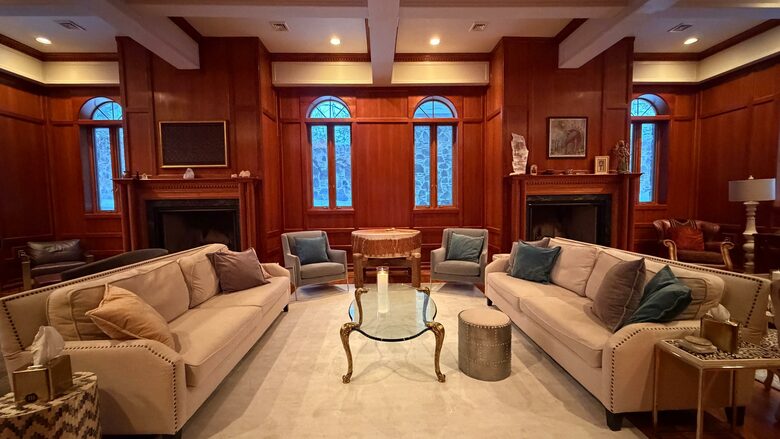 Easter's First Blooms at the Estate and Late April Exclusive Tulip Extravaganza - Woodstock, New York