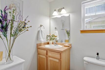 Comfortable Midtown Bozeman Townhome Near Downtown - Bozeman, Montana