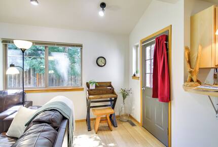 Comfortable Midtown Bozeman Townhome Near Downtown - Bozeman, Montana