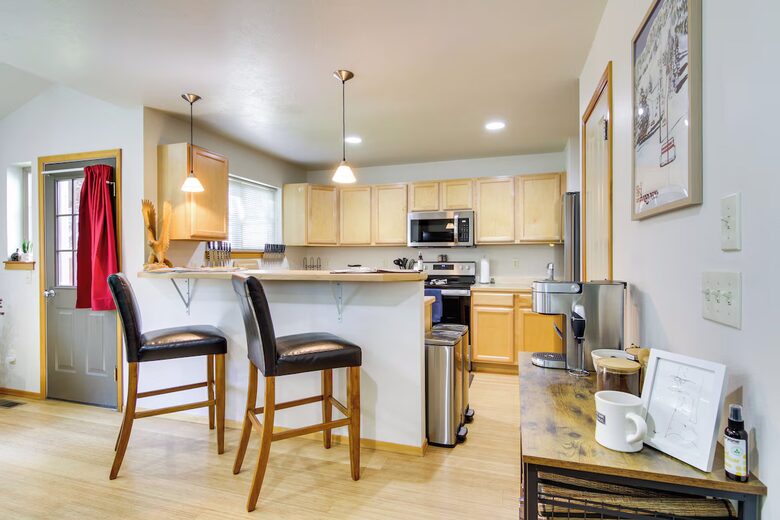 Comfortable Midtown Bozeman Townhome Near Downtown - Bozeman, Montana