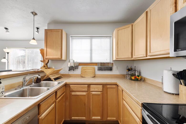 Comfortable Midtown Bozeman Townhome Near Downtown - Bozeman, Montana