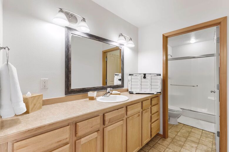 Comfortable Midtown Bozeman Townhome Near Downtown - Bozeman, Montana