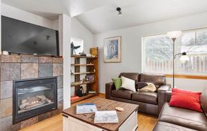 Comfortable Midtown Bozeman Townhome Near Downtown - Bozeman, Montana