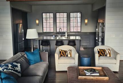 Peaceful Lake Martin Retreat with Floating Dock - Alexander City, Alabama