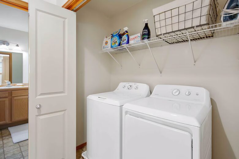 Comfortable Midtown Bozeman Townhome Near Downtown - Bozeman, Montana