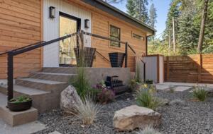 Contemporary Lake Coeur d’Alene Escape - Coeur D’Alene, Idaho