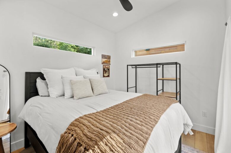 Contemporary Lake Coeur d’Alene Escape - Coeur D’Alene, Idaho