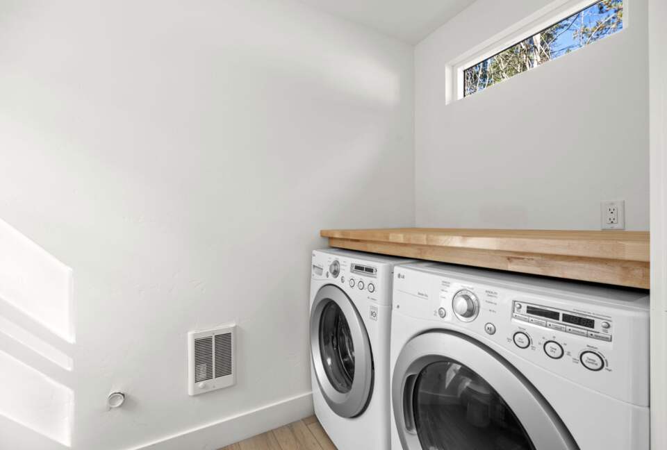 Contemporary Lake Coeur d’Alene Escape - Coeur D’Alene, Idaho