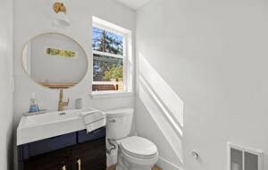 Contemporary Lake Coeur d’Alene Escape - Coeur D’Alene, Idaho