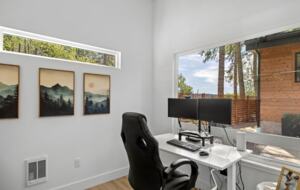 Contemporary Lake Coeur d’Alene Escape - Coeur D’Alene, Idaho