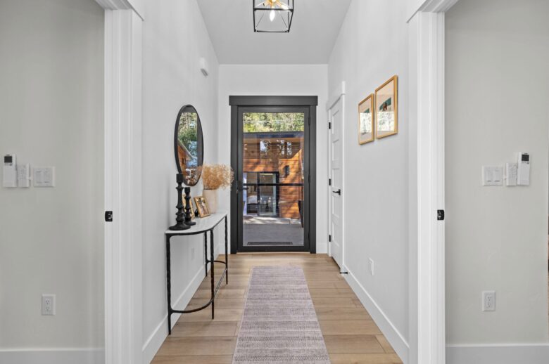 Contemporary Lake Coeur d’Alene Escape - Coeur D’Alene, Idaho