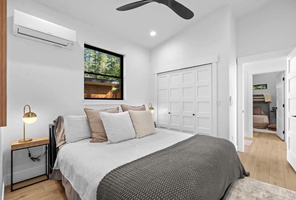 Contemporary Lake Coeur d’Alene Escape - Coeur D’Alene, Idaho