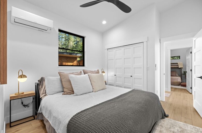 Contemporary Lake Coeur d’Alene Escape - Coeur D’Alene, Idaho