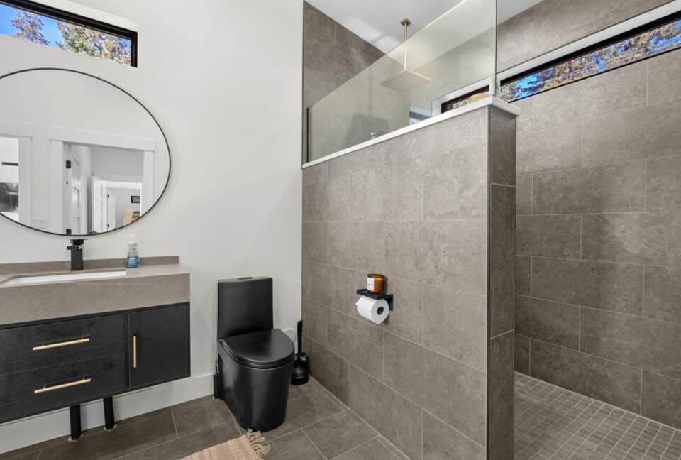 Contemporary Lake Coeur d’Alene Escape - Coeur D’Alene, Idaho