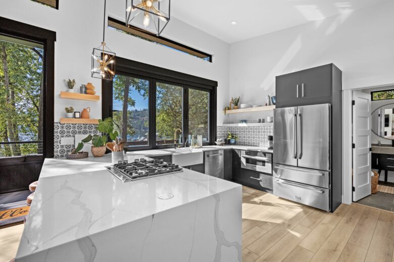 Contemporary Lake Coeur d’Alene Escape - Coeur D’Alene, Idaho