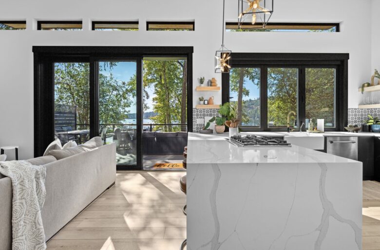 Contemporary Lake Coeur d’Alene Escape - Coeur D’Alene, Idaho