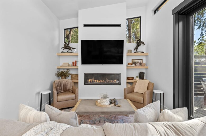 Contemporary Lake Coeur d’Alene Escape - Coeur D’Alene, Idaho