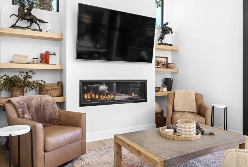 Contemporary Lake Coeur d’Alene Escape - Coeur D’Alene, Idaho