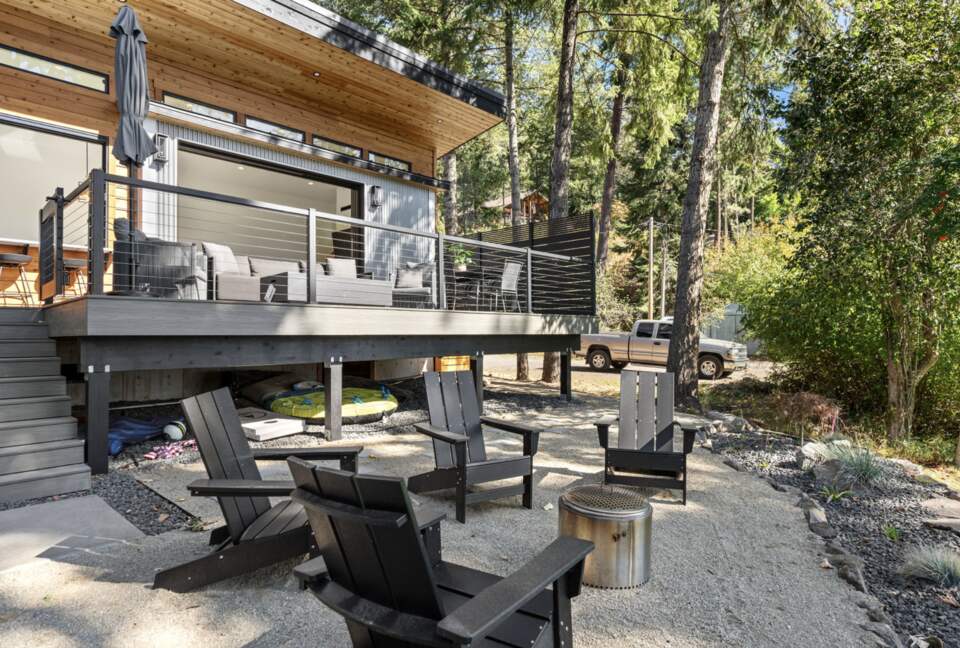 Contemporary Lake Coeur d’Alene Escape - Coeur D’Alene, Idaho