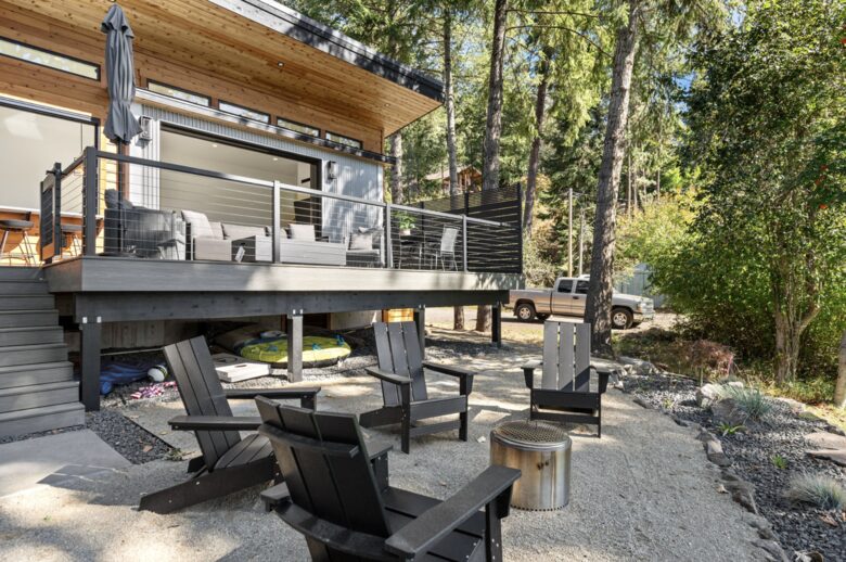 Contemporary Lake Coeur d’Alene Escape - Coeur D’Alene, Idaho