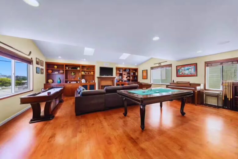 Coastal Estate in the Heart of Manhattan Beach - Manhattan Beach, California