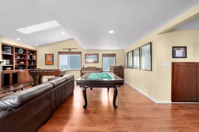 Coastal Estate in the Heart of Manhattan Beach - Manhattan Beach, California