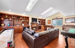 Coastal Estate in the Heart of Manhattan Beach - Manhattan Beach, California