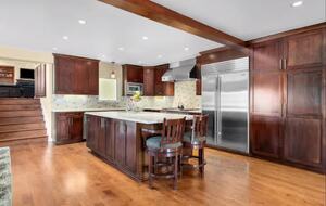 Coastal Estate in the Heart of Manhattan Beach - Manhattan Beach, California