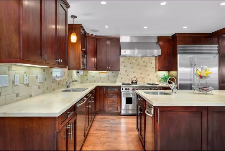 Coastal Estate in the Heart of Manhattan Beach - Manhattan Beach, California