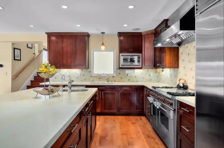 Coastal Estate in the Heart of Manhattan Beach - Manhattan Beach, California