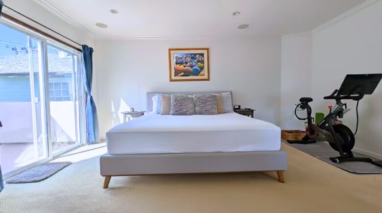 Coastal Estate in the Heart of Manhattan Beach - Manhattan Beach, California