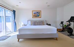 Coastal Estate in the Heart of Manhattan Beach - Manhattan Beach, California