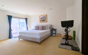 Coastal Estate in the Heart of Manhattan Beach - Manhattan Beach, California