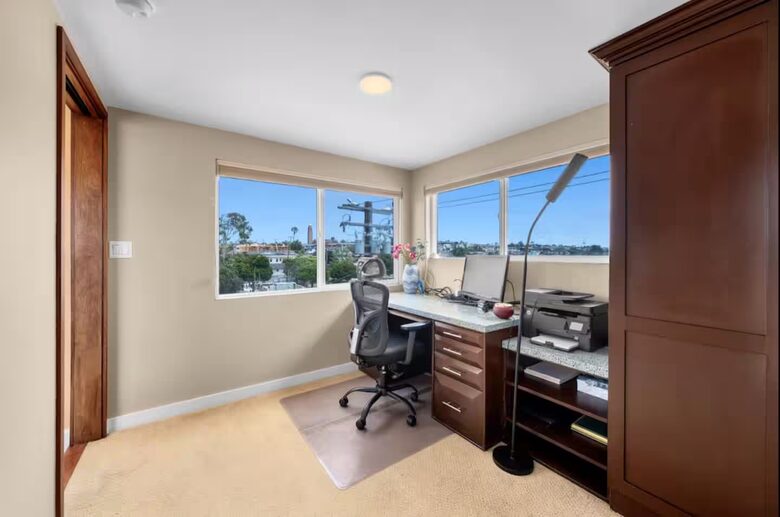 Coastal Estate in the Heart of Manhattan Beach - Manhattan Beach, California