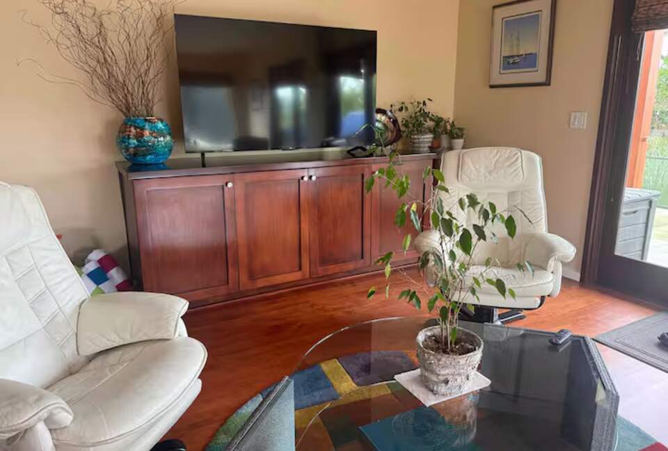 Coastal Estate in the Heart of Manhattan Beach - Manhattan Beach, California