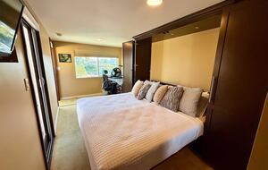 Coastal Estate in the Heart of Manhattan Beach - Manhattan Beach, California