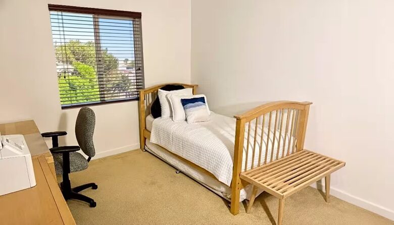 Coastal Estate in the Heart of Manhattan Beach - Manhattan Beach, California