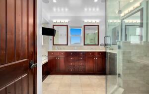 Coastal Estate in the Heart of Manhattan Beach - Manhattan Beach, California