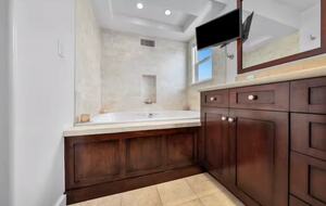 Coastal Estate in the Heart of Manhattan Beach - Manhattan Beach, California