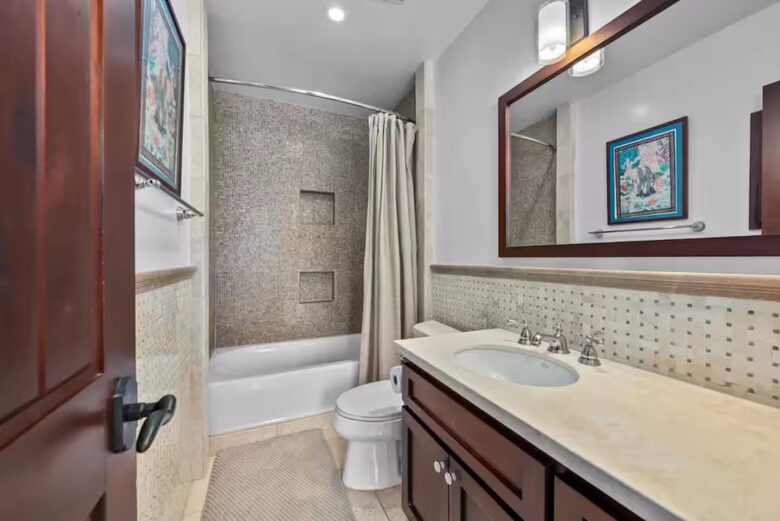 Coastal Estate in the Heart of Manhattan Beach - Manhattan Beach, California