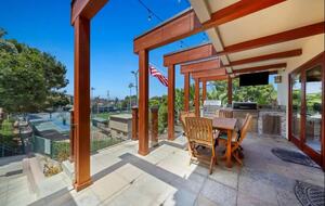 Coastal Estate in the Heart of Manhattan Beach - Manhattan Beach, California