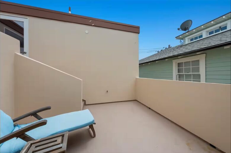 Coastal Estate in the Heart of Manhattan Beach - Manhattan Beach, California