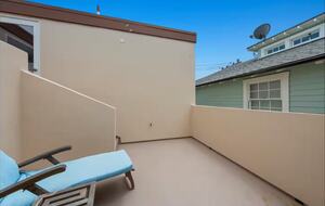 Coastal Estate in the Heart of Manhattan Beach - Manhattan Beach, California