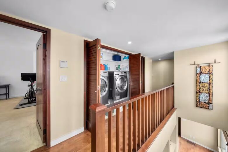 Coastal Estate in the Heart of Manhattan Beach - Manhattan Beach, California