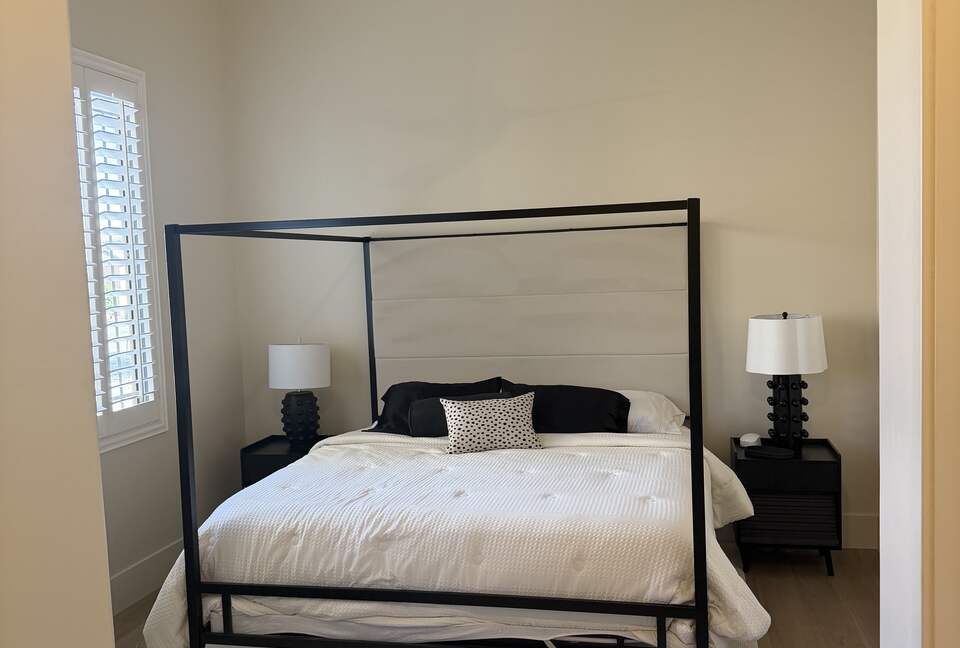 King bed with en suite bathroom