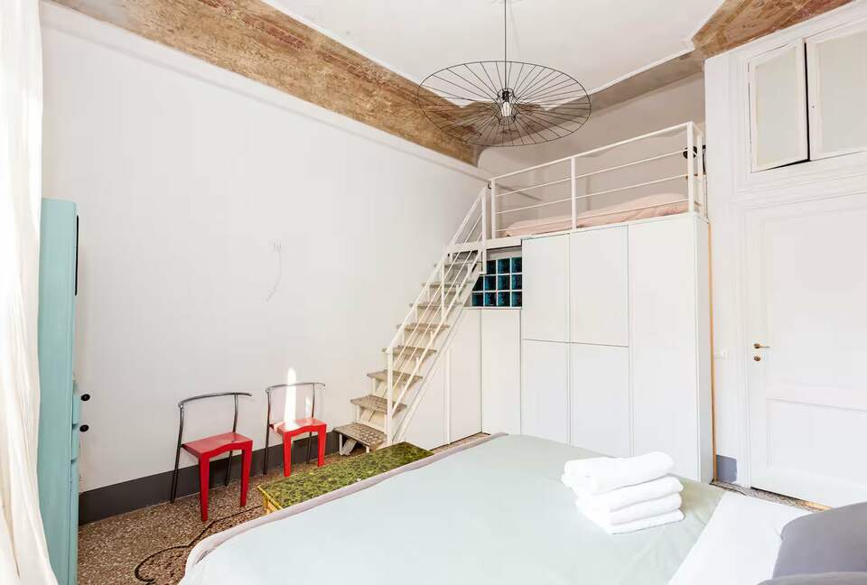 Spacious 19th-Century Apartment Overlooking Diocletian’s Baths - Rome, Italy