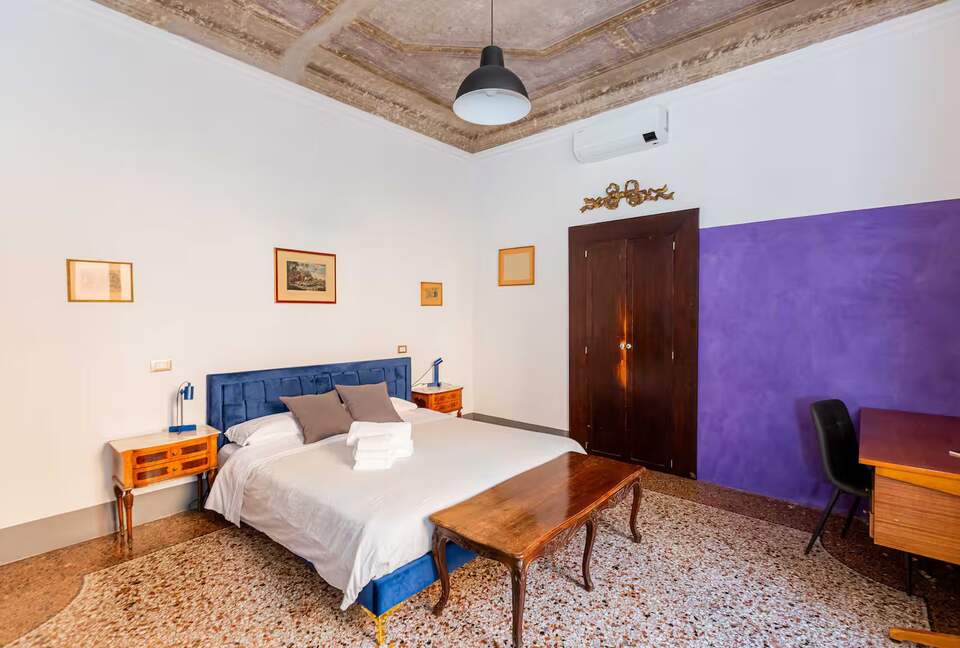 Spacious 19th-Century Apartment Overlooking Diocletian’s Baths - Rome, Italy